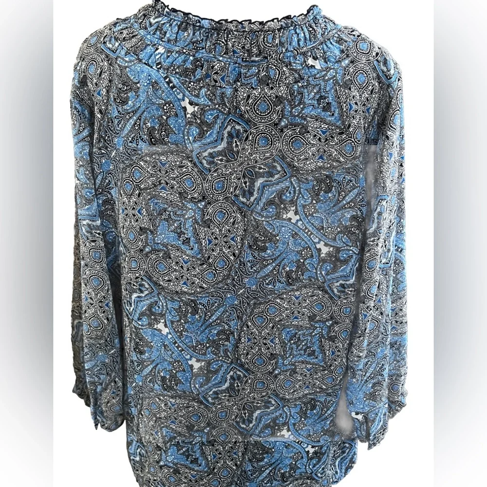 COLDWATER CREEK Blue Black & White Semi Sheer Chiffon Paisley Blouse Medium - Picture 4 of 8